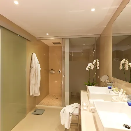 Hotel L'hermitage & 4*